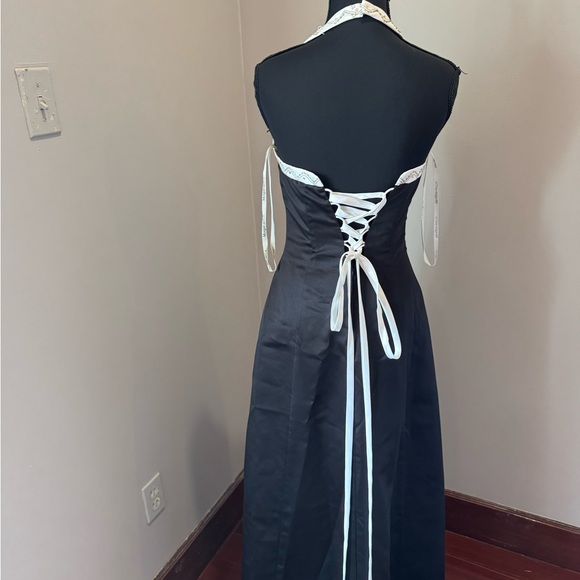 Morgan & Co. Strapless Black Dress with White Embroidery - Picture 3 of 8